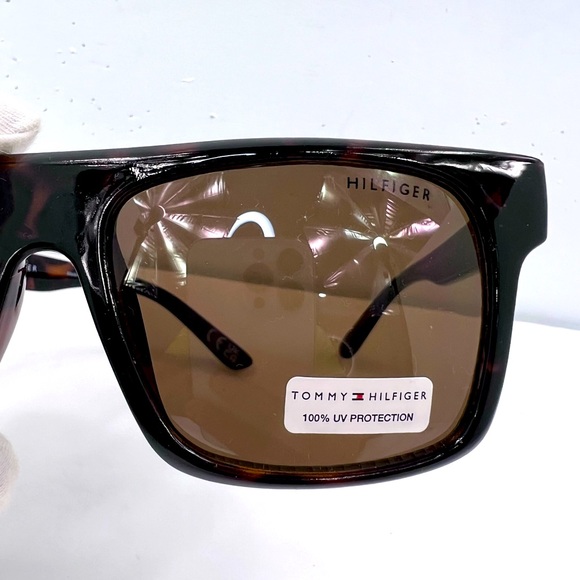 ⭐️TOMMY HILFIGER💯WAFFLE BROWN FRAME, OLIVE GREEN LENSES, SUNGLASSES, **UNISEX** - Picture 5 of 15
